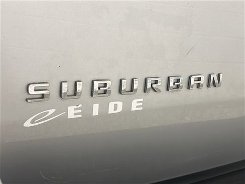 Used 2013 Chevrolet Suburban LTZ image 29