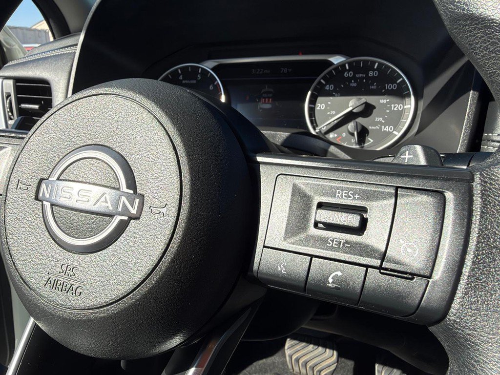 Used 2024 Nissan Rogue S FWD image 29