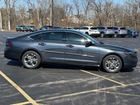 Used 2023 Honda Accord EX-L image 2