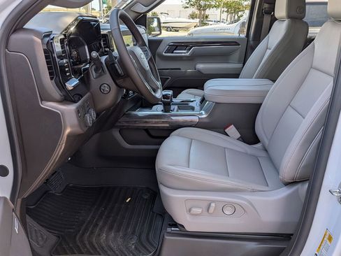 New 2026 Chevrolet Silverado 1500 LTZ w/ LTZ Premium Package RWD image 19