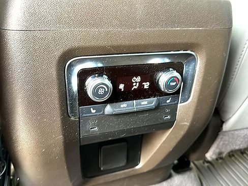 Used 2025 GMC Yukon Elevation AWD/4WD image 21