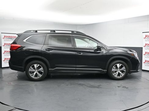 Used 2023 Subaru Ascent Premium AWD/4WD image 9