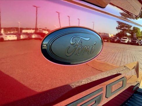 Used 2019 Ford F150 Lariat w/ Equipment Group 502A Luxury image 30