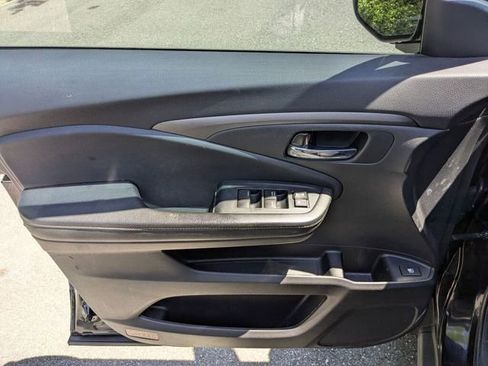 Certified 2023 Honda Ridgeline Sport image 30