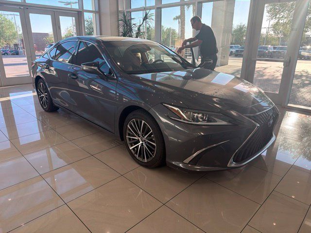 Used 2024 Lexus ES 350 w/ Premium Package FWD image 1