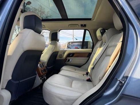 Used 2020 Land Rover Range Rover HSE image 25
