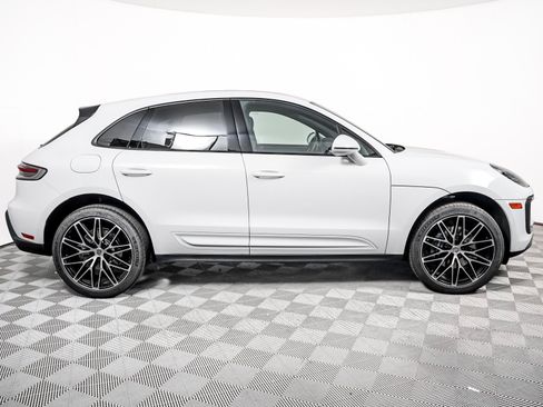 Certified 2026 Porsche Macan AWD/4WD image 9