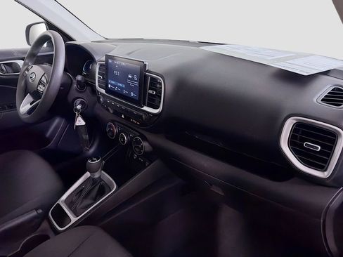 Used 2024 Hyundai Venue SE FWD image 28
