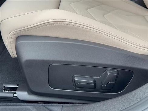 New 2025 BMW 228i xDrive w/ Premium Package AWD/4WD image 9