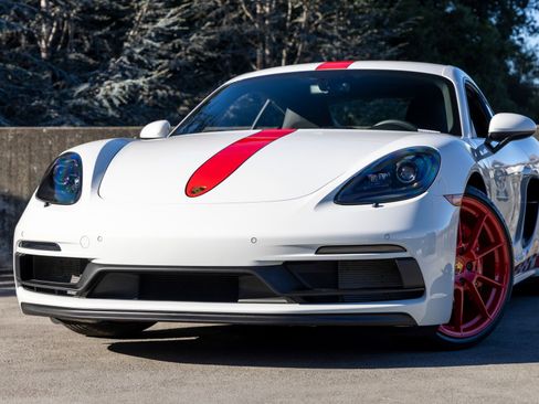 Used 2022 Porsche 718 Cayman GTS image 7