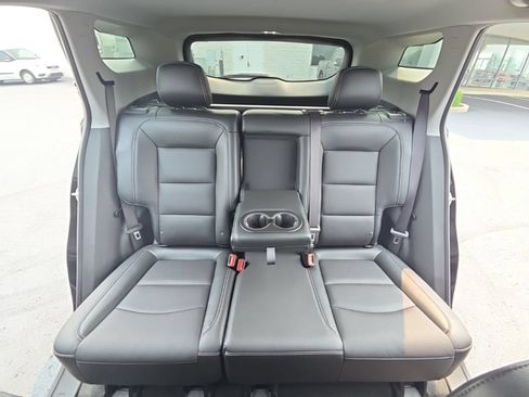 Used 2022 GMC Terrain SLT w/ Infotainment Package II AWD/4WD image 33