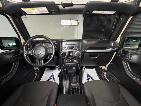 Used 2017 Jeep Wrangler Unlimited Sport w/ Connectivity Group AWD/4WD image 20