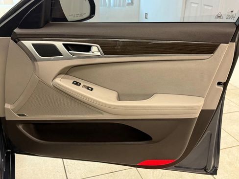 Used 2016 Hyundai Genesis 3.8 w/ Option Group 02 image 26