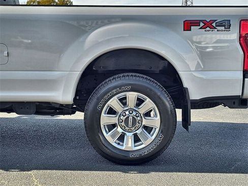 Used 2022 Ford F250 Platinum w/ FX4 Off-Road Package image 12