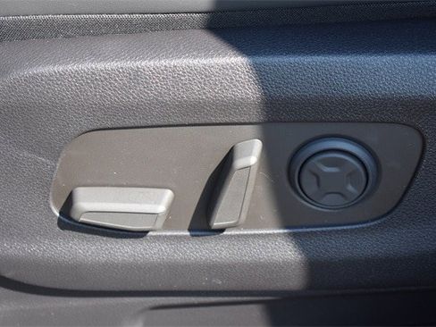 New 2026 Kia Carnival EX image 23