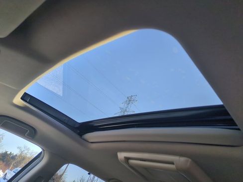 Used 2017 Honda Pilot Touring image 16