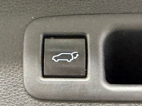 Used 2022 Toyota Highlander Platinum FWD image 16