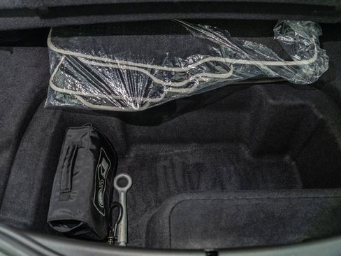 Used 2020 Jaguar F-TYPE SVR image 37