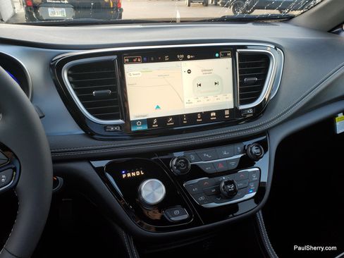 New 2026 Chrysler Pacifica Limited w/ S Appearance Package image 35