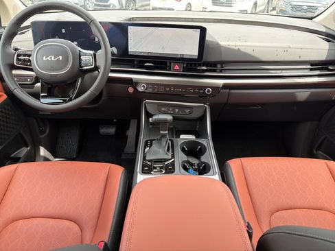 New 2026 Kia Carnival SX w/ SX Dark Edition Package FWD image 9