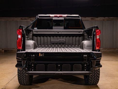 Used 2023 Chevrolet Silverado 1500 High Country image 9