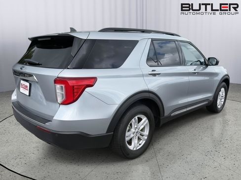 Certified 2023 Ford Explorer XLT RWD image 8