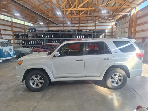 Used 2012 Toyota 4Runner SR5 w/ Convenience Pkg AWD/4WD image 5