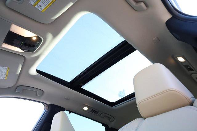 Used 2025 INFINITI QX60 Sensory AWD/4WD image 11