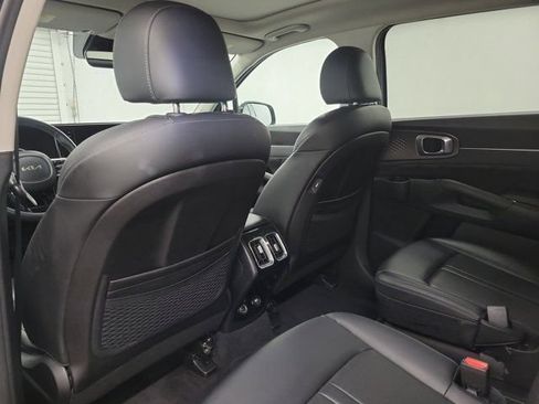 Used 2023 Kia Sorento SX AWD/4WD image 13