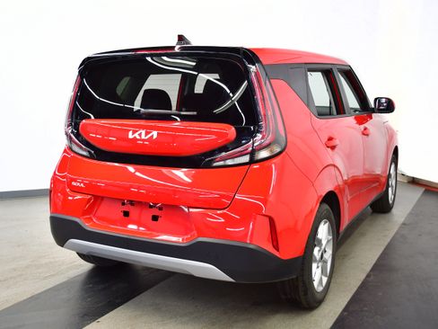 Used 2025 Kia Soul LX w/ LX Technology Package image 7