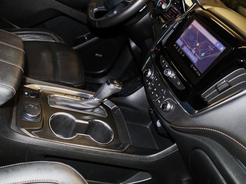 Used 2020 Chevrolet Traverse LT w/ LT Premium Package image 49