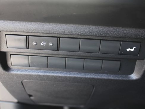 Used 2025 Mitsubishi Outlander SE AWD/4WD image 25