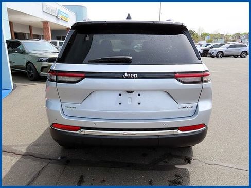 Certified 2023 Jeep Grand Cherokee Limited AWD/4WD image 6