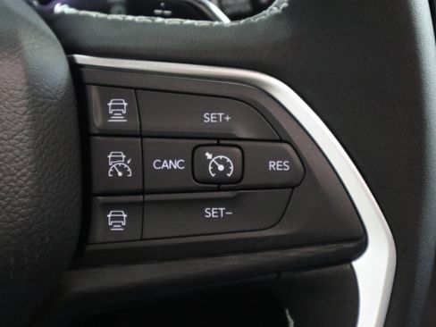 New 2025 Jeep Grand Cherokee L Altitude image 31