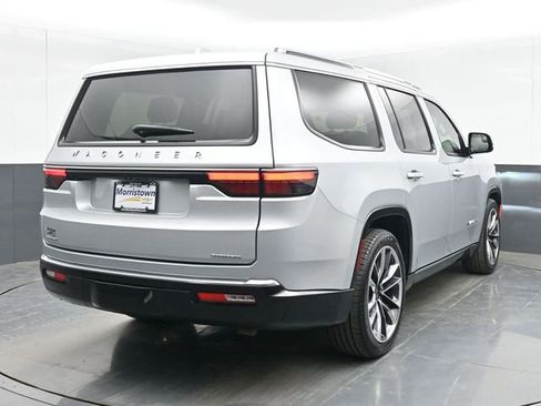 Used 2022 Jeep Wagoneer Series III w/ Premium Group I image 14