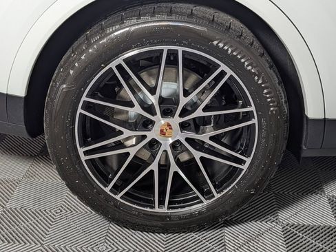 New 2026 Porsche Cayenne image 13