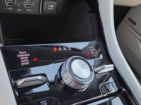 Used 2022 Jeep Grand Cherokee Overland AWD/4WD image 16
