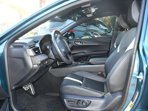 Certified 2025 Toyota Camry SE image 6