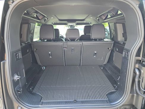 New 2026 Land Rover Defender 110 X-Dynamic SE AWD/4WD image 11
