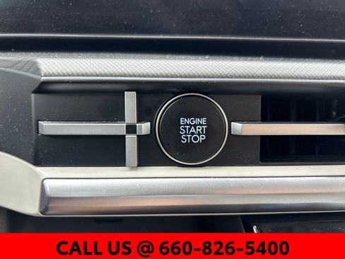 Used 2026 Hyundai Santa Fe SEL image 19