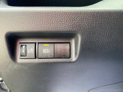 Used 2024 Toyota RAV4 XLE AWD/4WD image 9