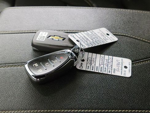 Used 2023 Chevrolet Traverse LT w/ LT Premium Package image 28