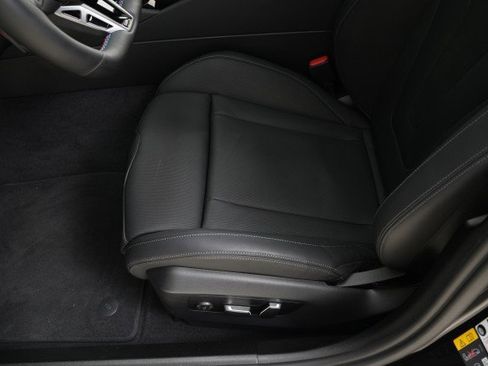 Used 2025 BMW M5 w/ Executive Package image 33