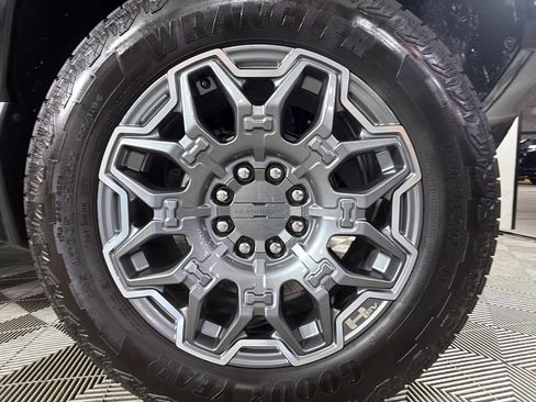 Certified 2025 GMC Hummer EV 3X AWD/4WD image 38