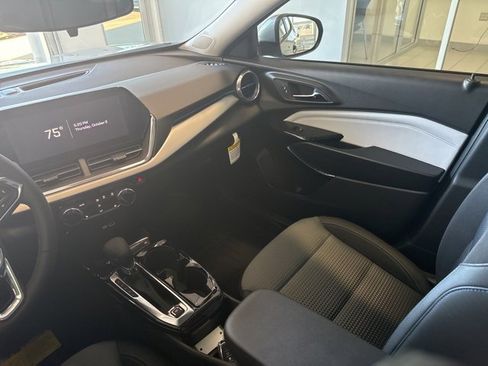 New 2026 Chevrolet Trax LT w/ Driver Confidence Package image 17