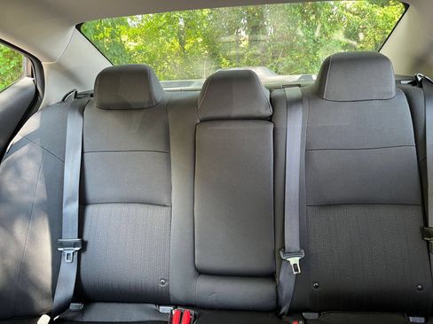 Used 2025 Nissan Altima 2.5 SV FWD image 33