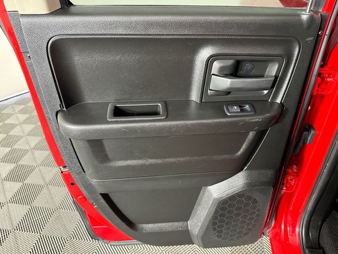 Used 2019 RAM 1500 Express AWD/4WD image 24