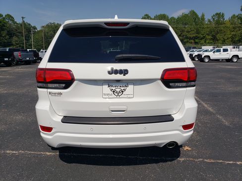 Used 2019 Jeep Grand Cherokee Altitude RWD image 8