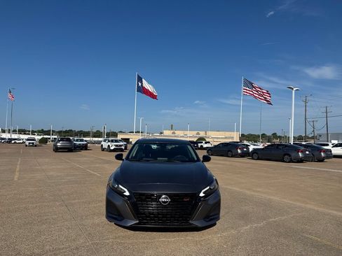 Certified 2024 Nissan Altima 2.5 SR FWD image 5