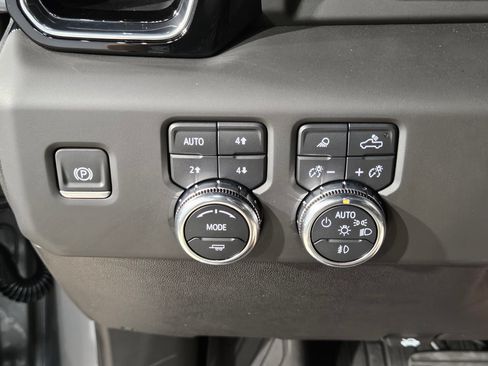 Used 2025 GMC Sierra 2500 Denali Ultimate AWD/4WD image 27